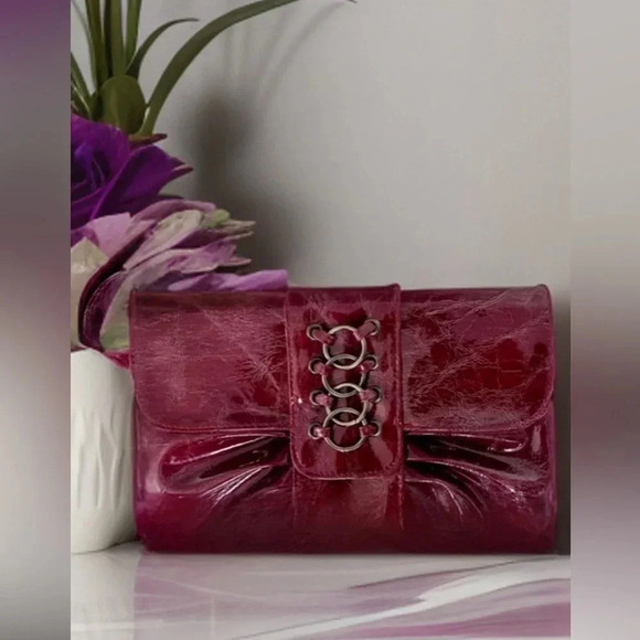Giannini/ Clutch/ Burgundy faux leather and metal ring detail - Picture 3 of 8